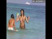 Секс на пляже с мамкой